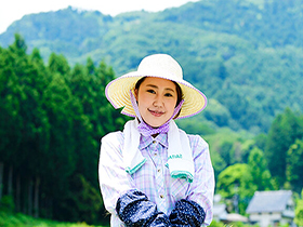 田舎に住んでる豊満お母さん　8時間　サンプル画像04